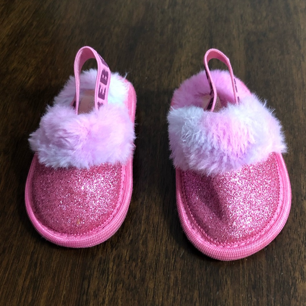 Bebe Little girl’s sandal slip on with stretchy elastic back straps pink.2